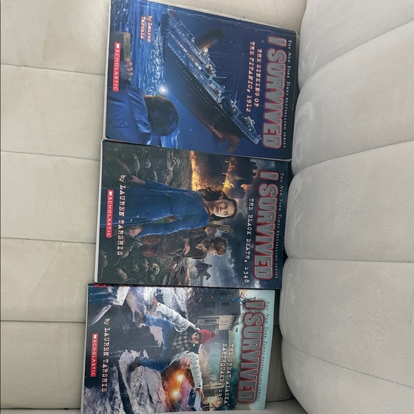 I Survived Book Collection - Picture 5 of 6